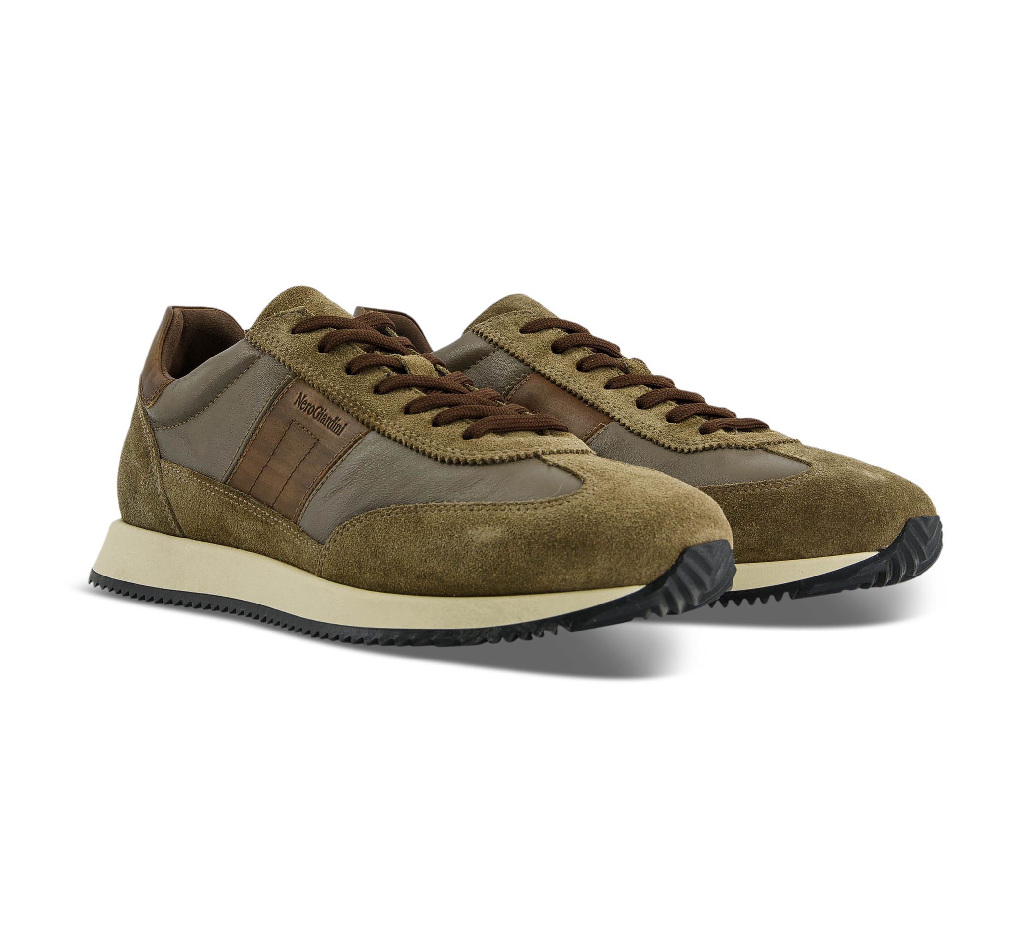 paar Sneaker low